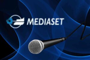 Microfono e logo Mediaset