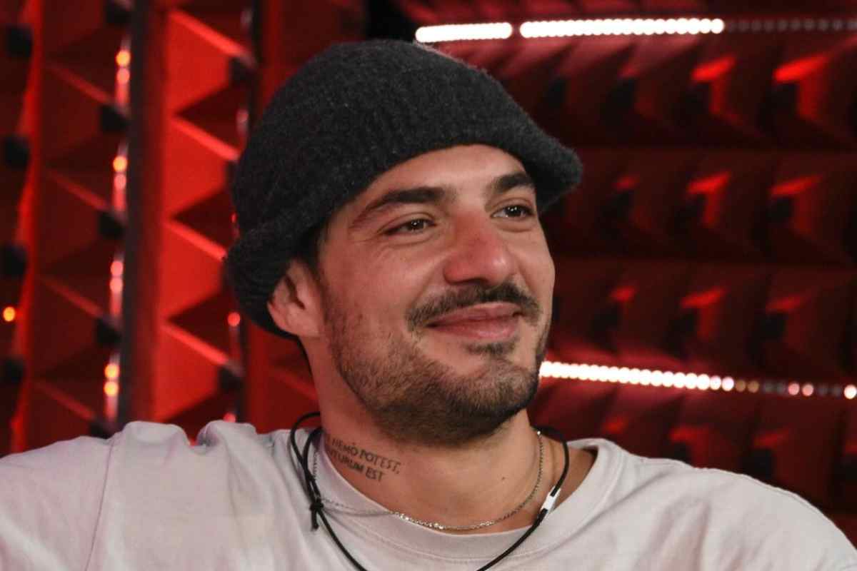 Lorenzo Spolverato nel confessionale del Grande Fratello