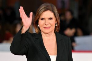 Bianca Berlinguer saluta il pubblico