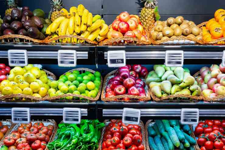 Frutta e verdura al supermercato