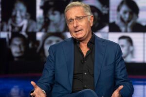 Paolo Bonolis durante un'intervista