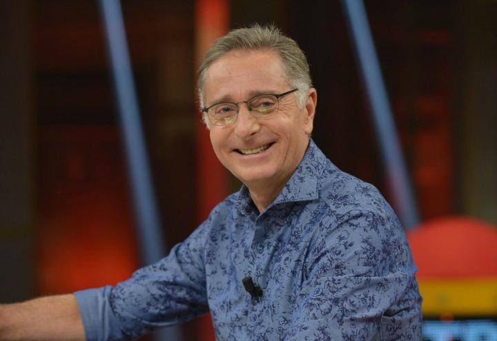 Paolo Bonolis che sorride