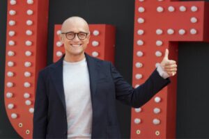 Alfonso Signorini sorridente
