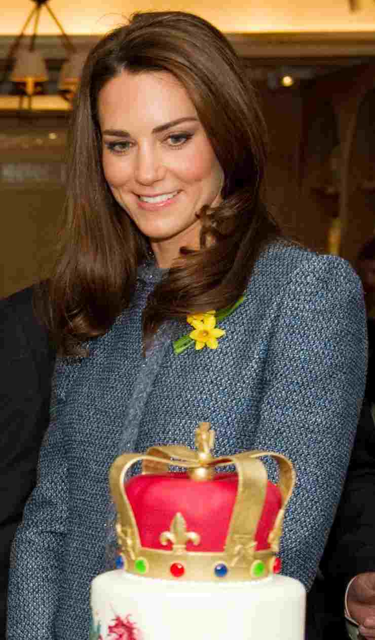 Kate. Middelton con corona