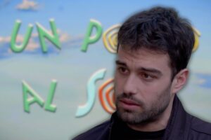 logo upas sullo sfondo e nunzio in primo piano