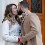 coppia che si bacia